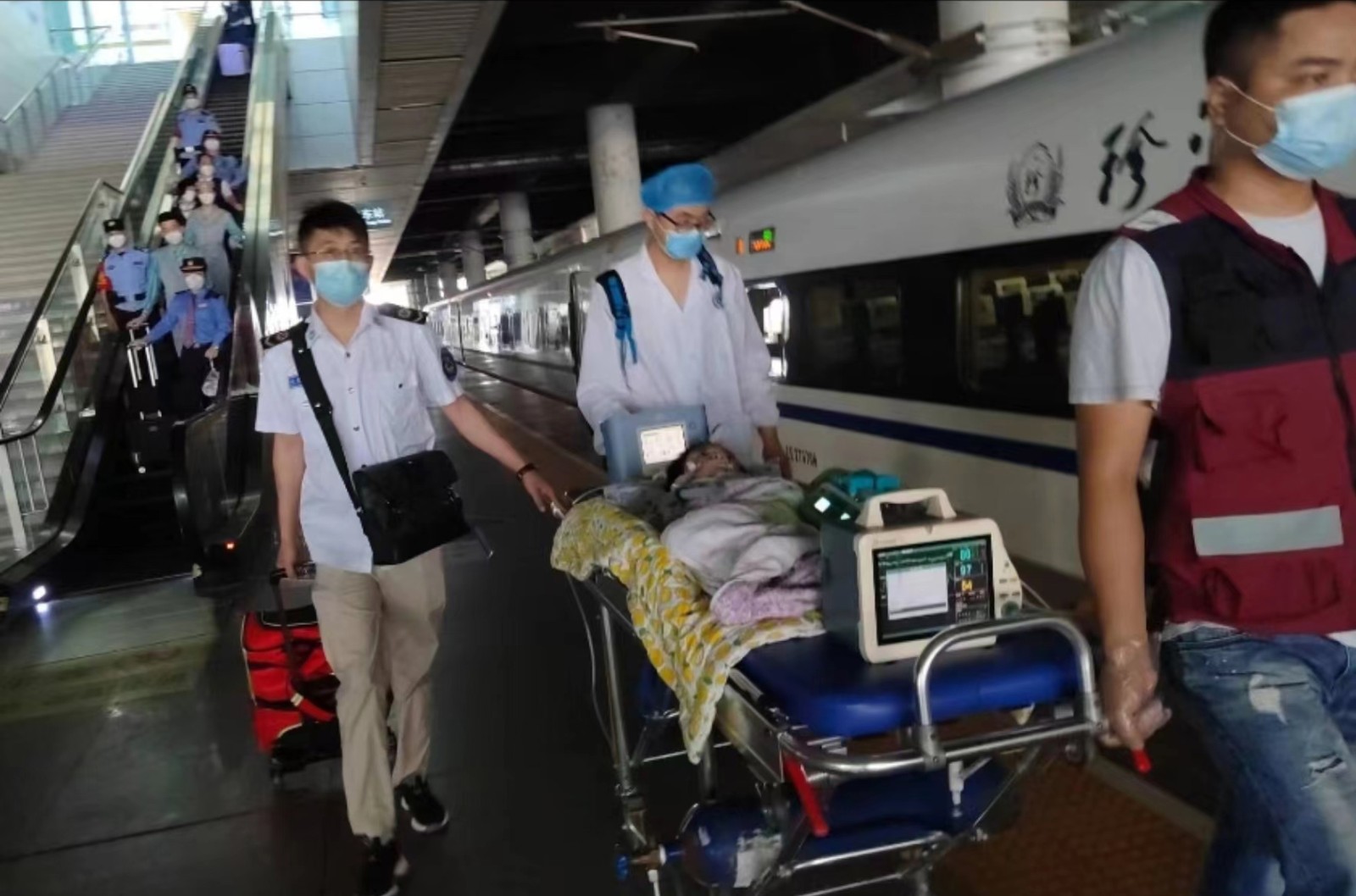 泊头市高铁转运公司